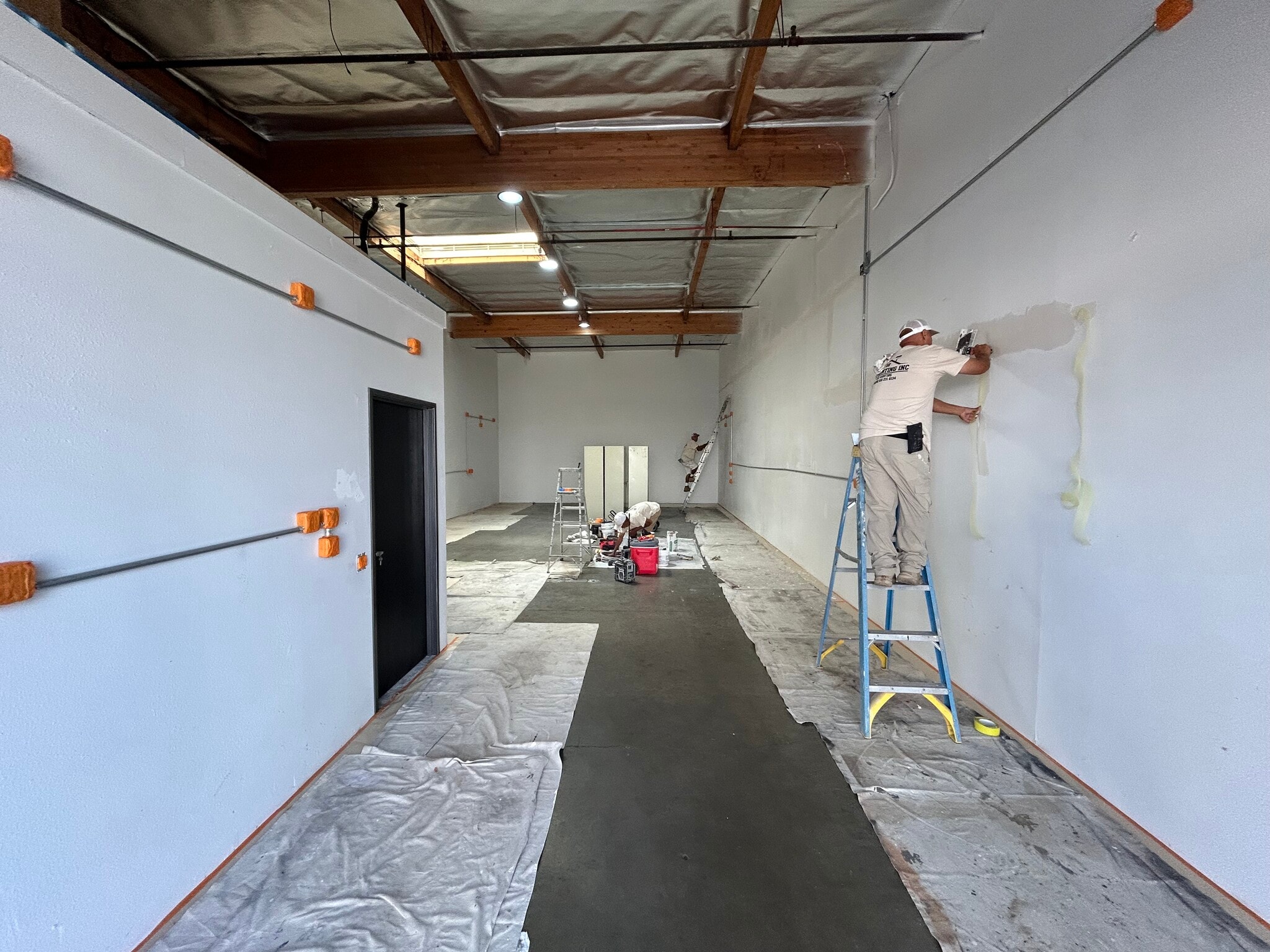 490 E Easy St, Simi Valley, CA for lease Interior Photo- Image 1 of 2