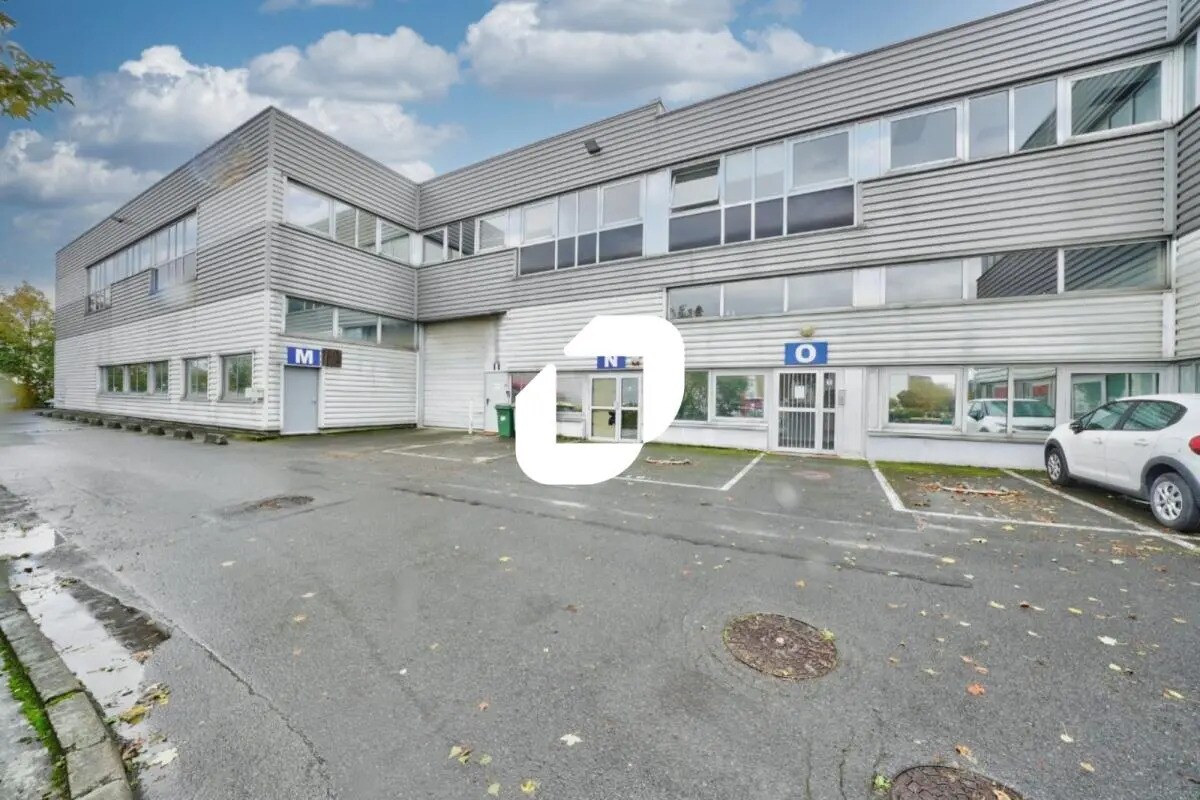 Flex in Fontenay-sous-Bois for lease Building Photo- Image 1 of 3