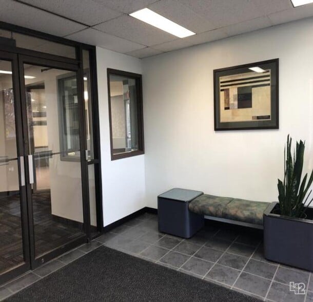 600 N Cotner Blvd, Lincoln, NE for sale - Interior Photo - Image 2 of 6