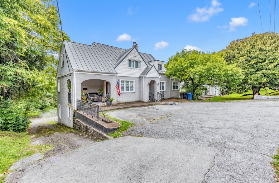 609 W 7th St, Columbia, TN à vendre - Photo du bâtiment - Image 2 de 6