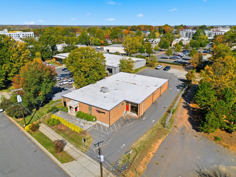 130 Southside Dr, Charlotte, NC à vendre - Photo du bâtiment - Image 2 de 14