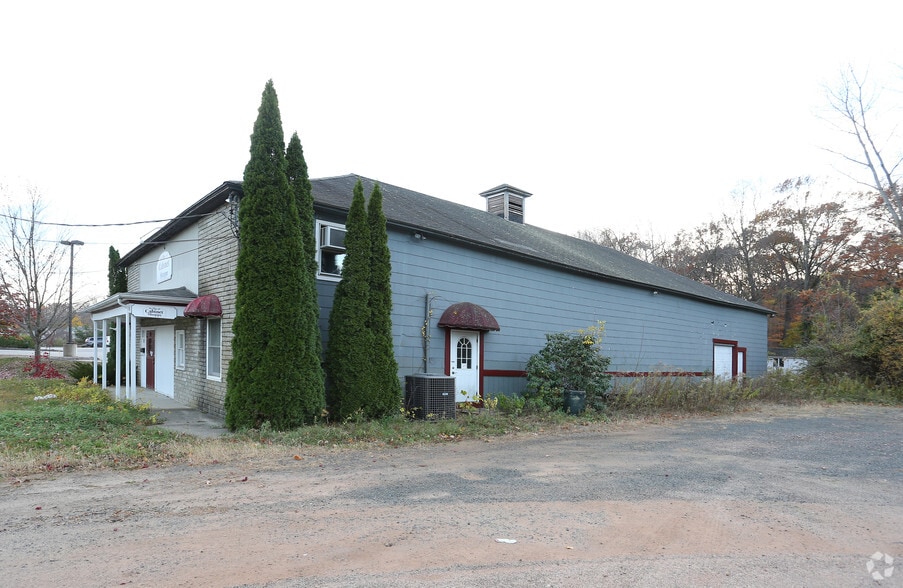 13 N Main St, East Hampton, CT for sale - Primary Photo - Image 1 of 44
