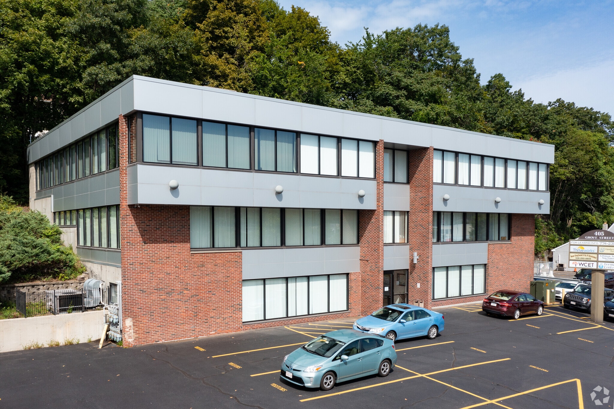 405 Grove St, Worcester, MA for lease Primary Photo- Image 1 of 7