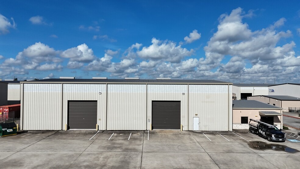 6812 Bourgeois Rd, Houston, TX for lease - Building Photo - Image 3 of 17