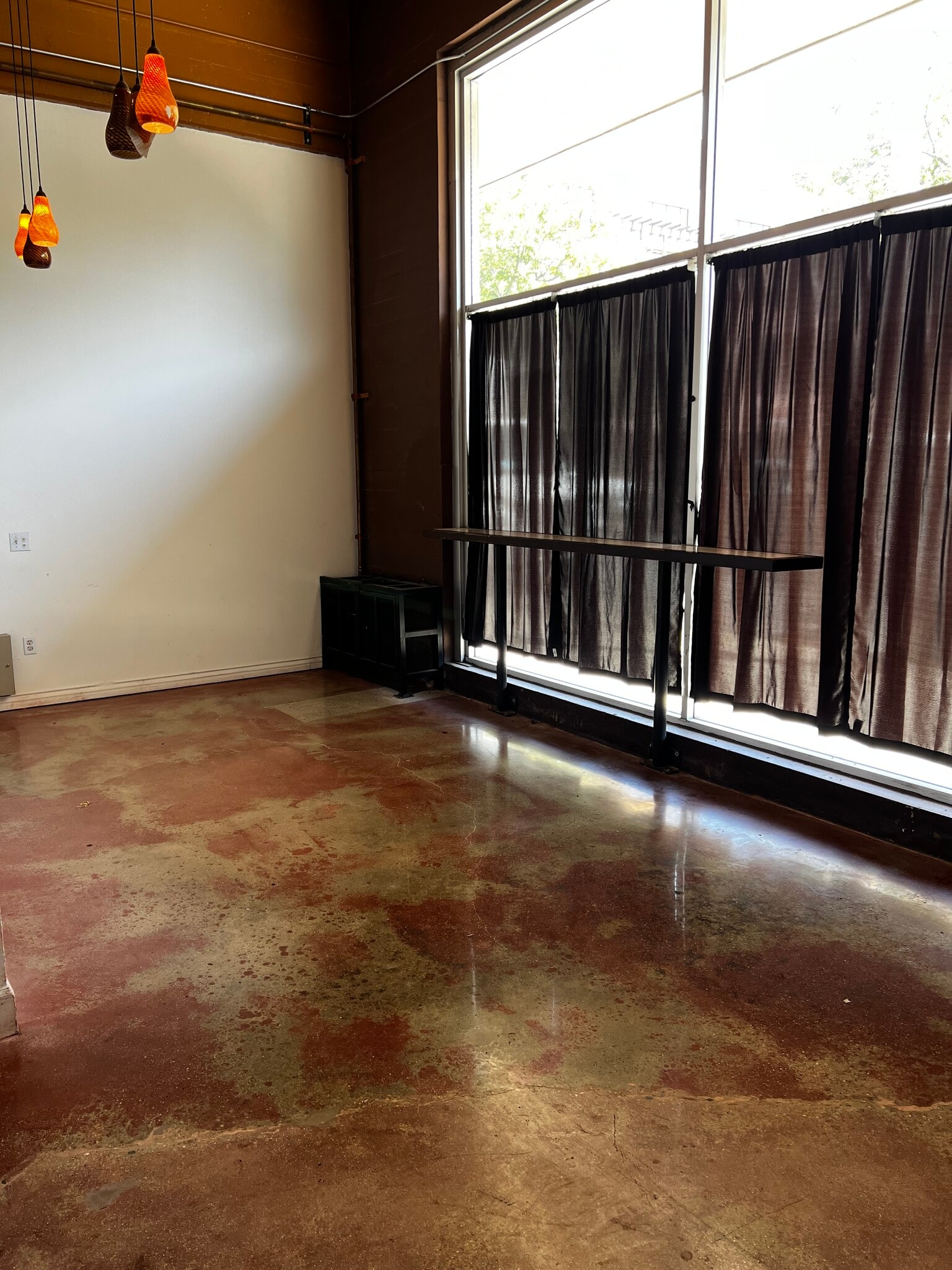 161-191 W 4th St, Pomona, CA for lease Interior Photo- Image 1 of 10
