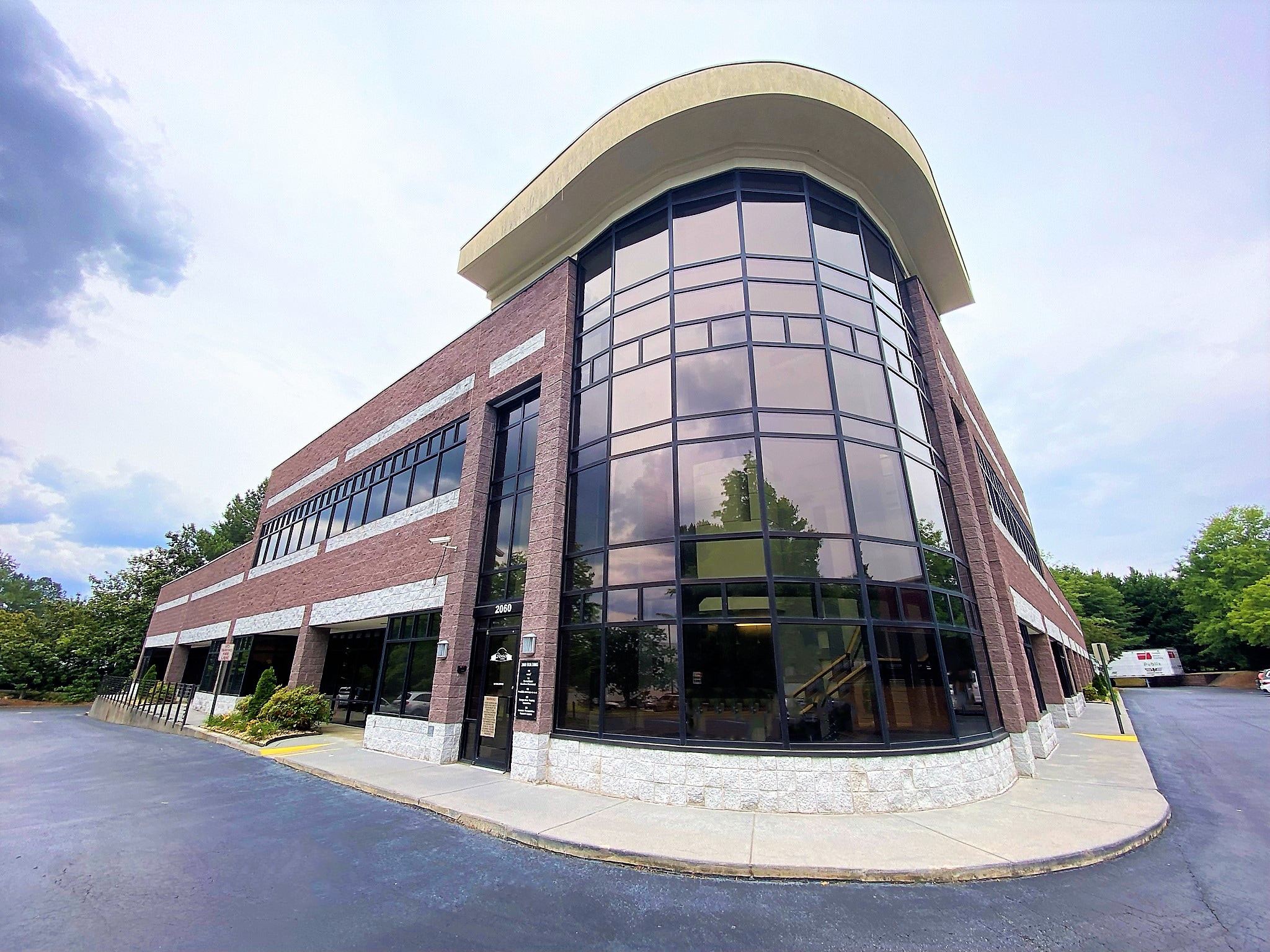 2060 Franklin Way, Marietta, GA for lease Primary Photo- Image 1 of 5