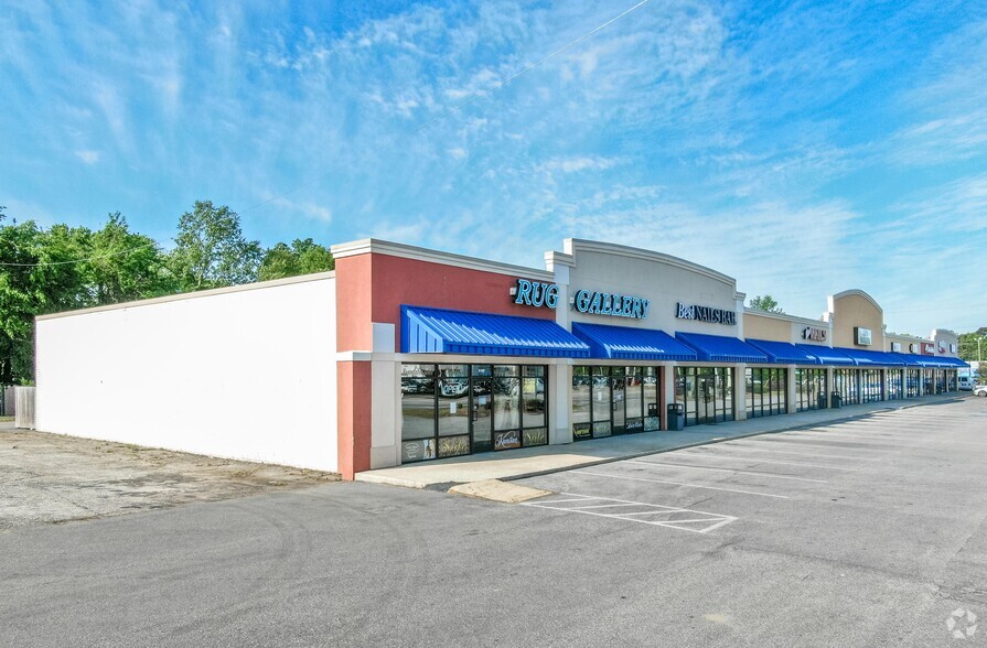 5109-5137 Raeford Rd, Fayetteville, NC for lease - Building Photo - Image 2 of 10