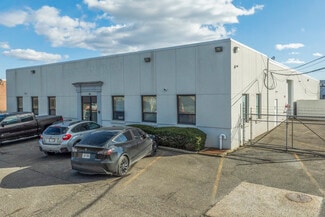 Plus de détails pour 710 Summa Ave, Westbury, NY - Industriel à vendre