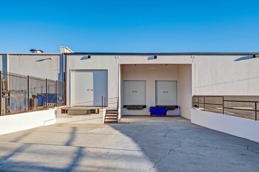 7101 Case Ave, North Hollywood, CA à louer - Photo du bâtiment - Image 2 de 10