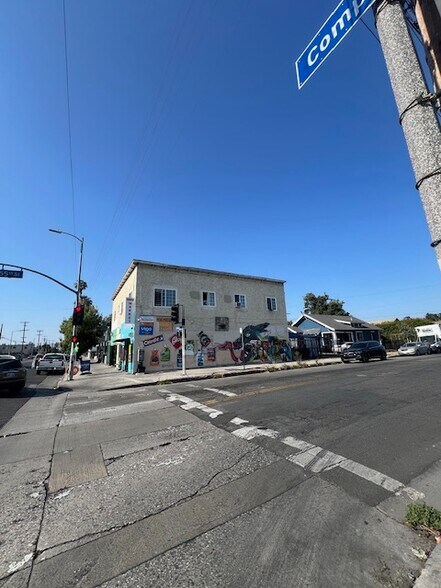 5426 Compton Ave, Los Angeles, CA à vendre - Photo du bâtiment - Image 2 de 13