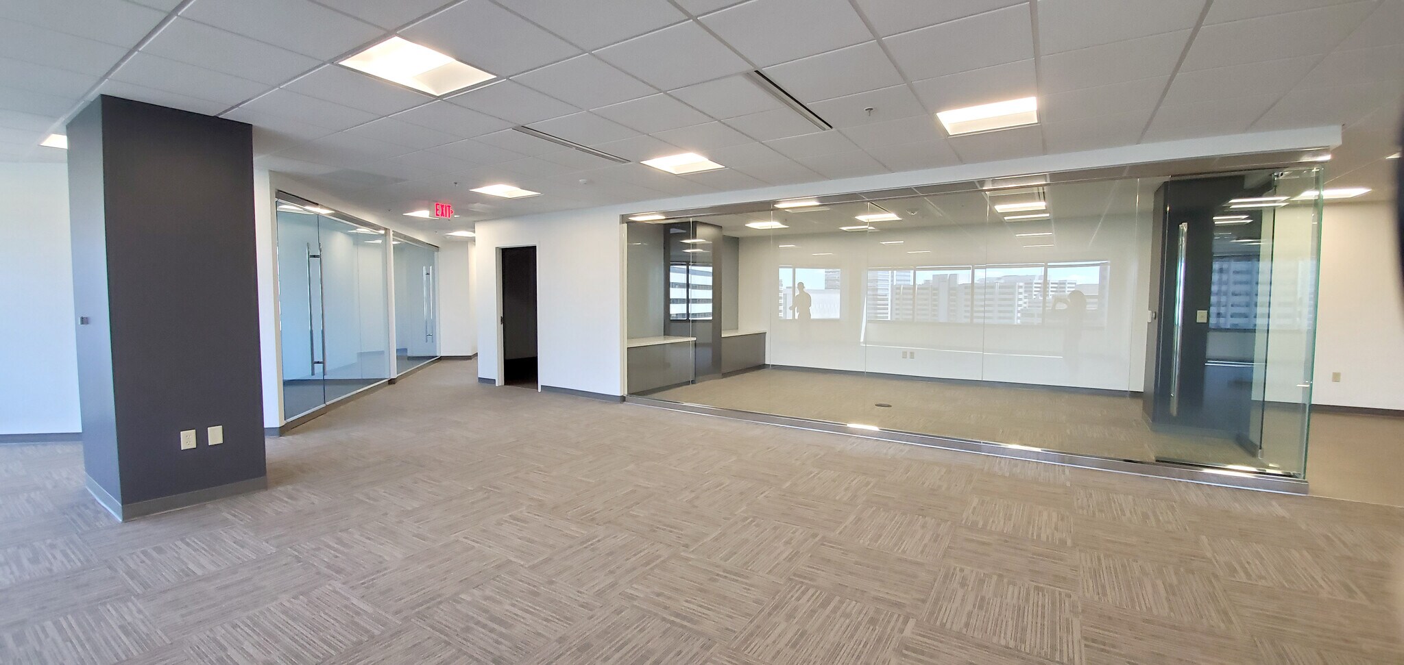 8201 Greensboro Dr, McLean, VA à louer Photo du bâtiment- Image 1 de 15
