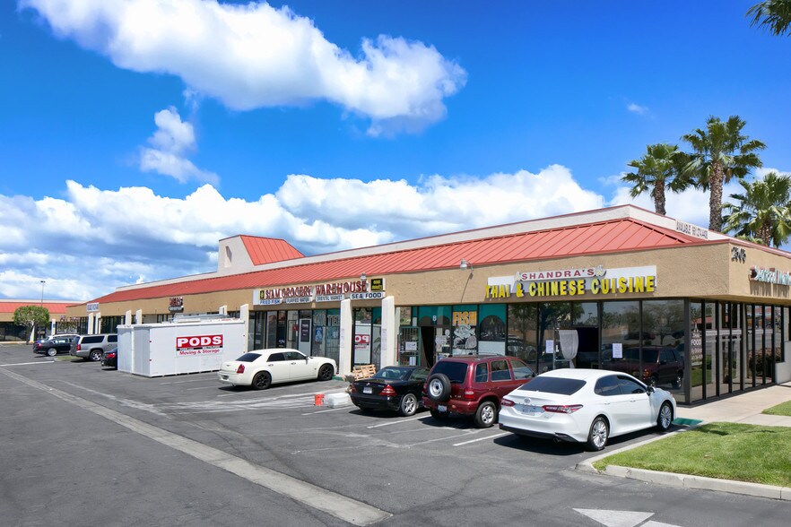 2501-2505 E Palmdale Blvd, Palmdale, CA à louer - Photo du bâtiment - Image 3 de 9