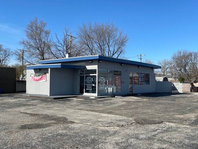 More details for 37 W 10 Mile Rd, Hazel Park, MI - Retail for Sale