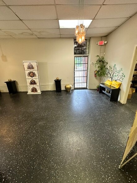 1202-1256 Columbia Dr, Decatur, GA for lease - Lobby - Image 2 of 12