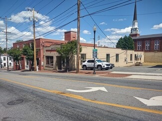 More details for 400 5th St, Lynchburg, VA - Retail for Lease