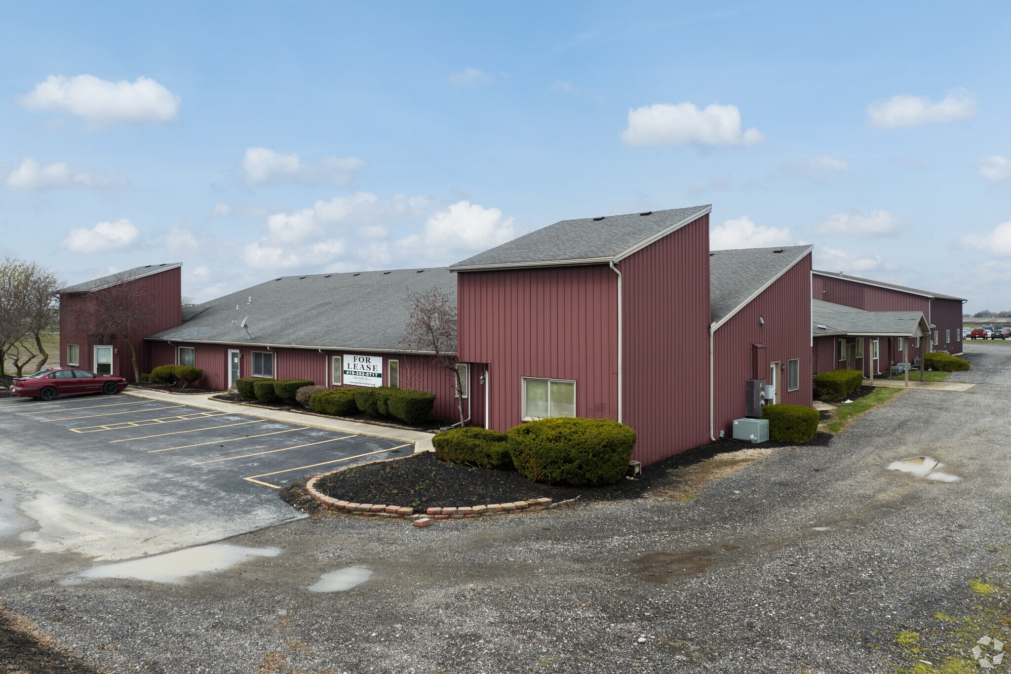 2029 Wood-Bridge Blvd, Bowling Green, OH for lease Primary Photo- Image 1 of 9