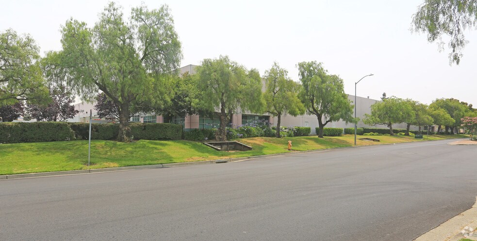 30830-30880 San Clemente St, Hayward, CA à louer - Photo du bâtiment - Image 2 de 2