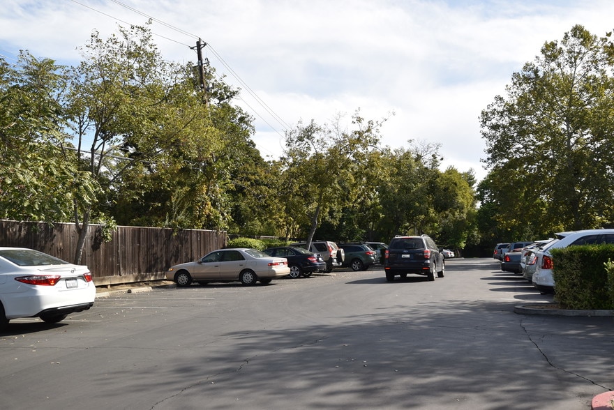 635 Anderson Rd, Davis, CA for lease - Building Photo - Image 3 of 8