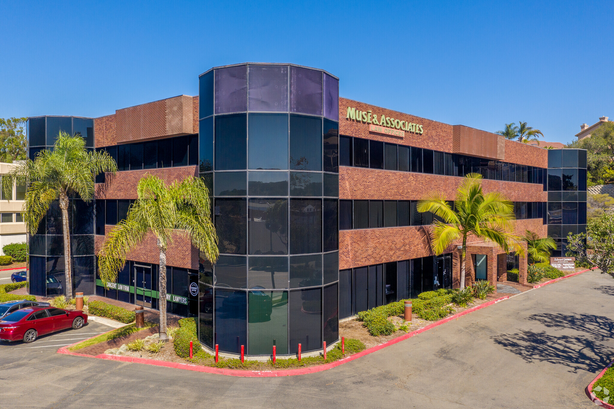 2424 Vista Way, Oceanside, CA for lease Building Photo- Image 1 of 6