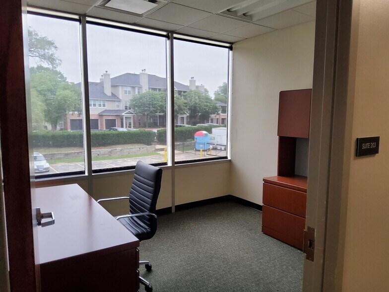 1950 N Washington St, Naperville, IL à louer - Photo intérieure - Image 2 de 10