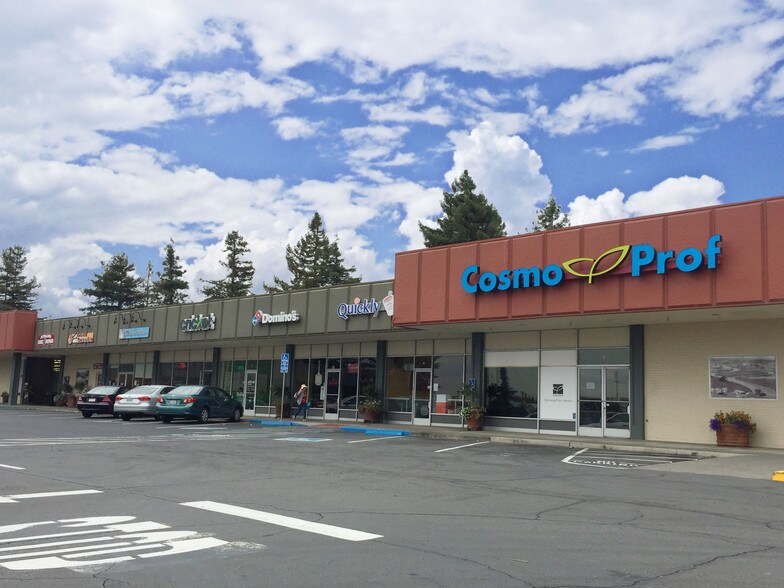 56 E Washington St, Petaluma, CA à louer - Photo du bâtiment - Image 2 de 3