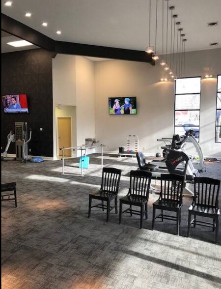 1713 Nicholasville Rd, Lexington, KY à vendre - Photo du bâtiment - Image 3 de 5