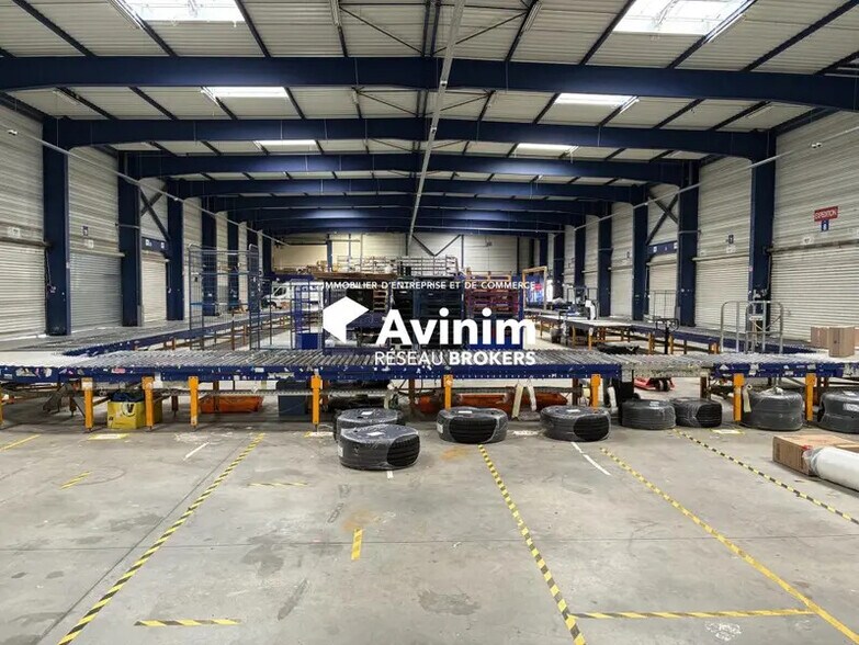 Industrial in Vitrolles for lease - Interior Photo - Image 3 of 9