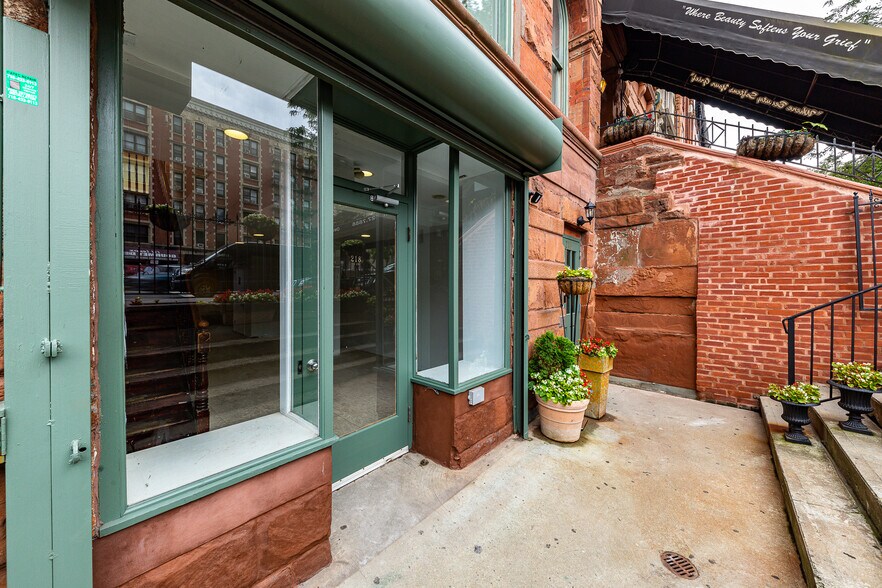 218 Lenox Ave, New York, NY for lease - Building Photo - Image 3 of 4