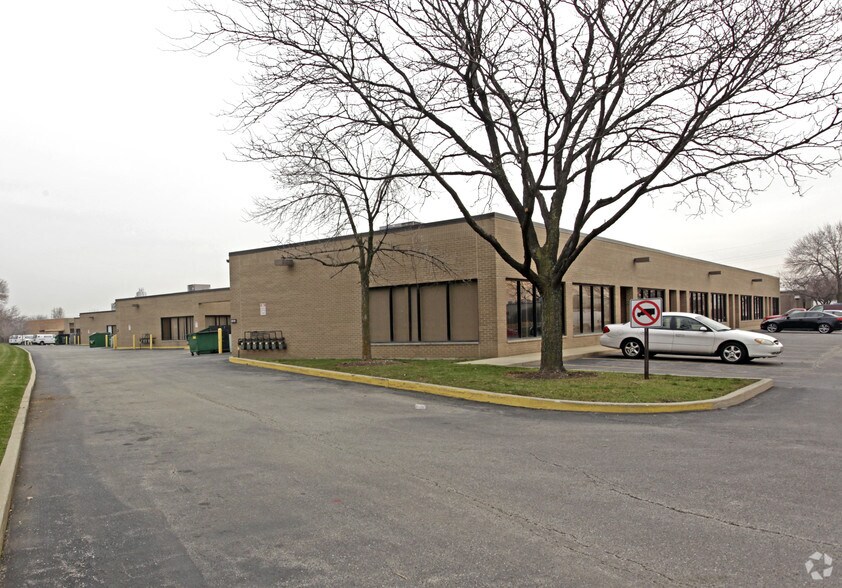 220-320 Howard Ave, Des Plaines, IL à vendre - Photo principale - Image 1 de 43