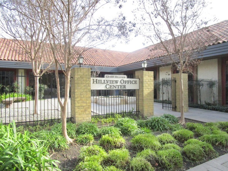 820-858 N Hillview Dr, Milpitas, CA à louer - Photo du bâtiment - Image 2 de 8