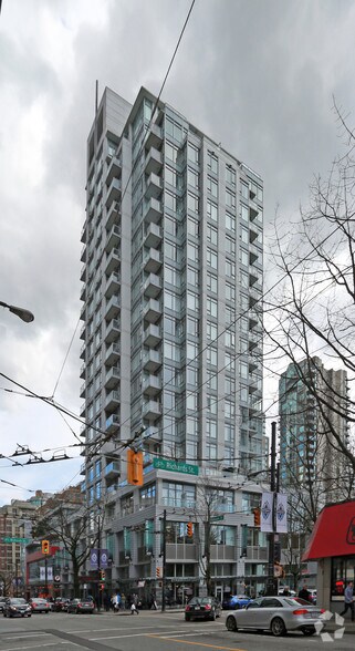 488 Robson St, Vancouver, BC à louer - Photo du bâtiment - Image 3 de 20