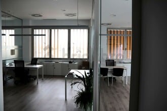Office in Madrid, Madrid for lease Interior Photo- Image 2 of 12