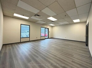 345 Nugget Ave, Toronto, ON à louer Photo intérieure- Image 2 de 3