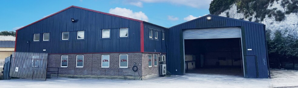 732 London Rd, Grays à louer - Photo du bâtiment - Image 2 de 4