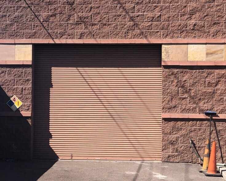 2711 W Indian School Rd, Phoenix, AZ à vendre - Photo du bâtiment - Image 2 de 5