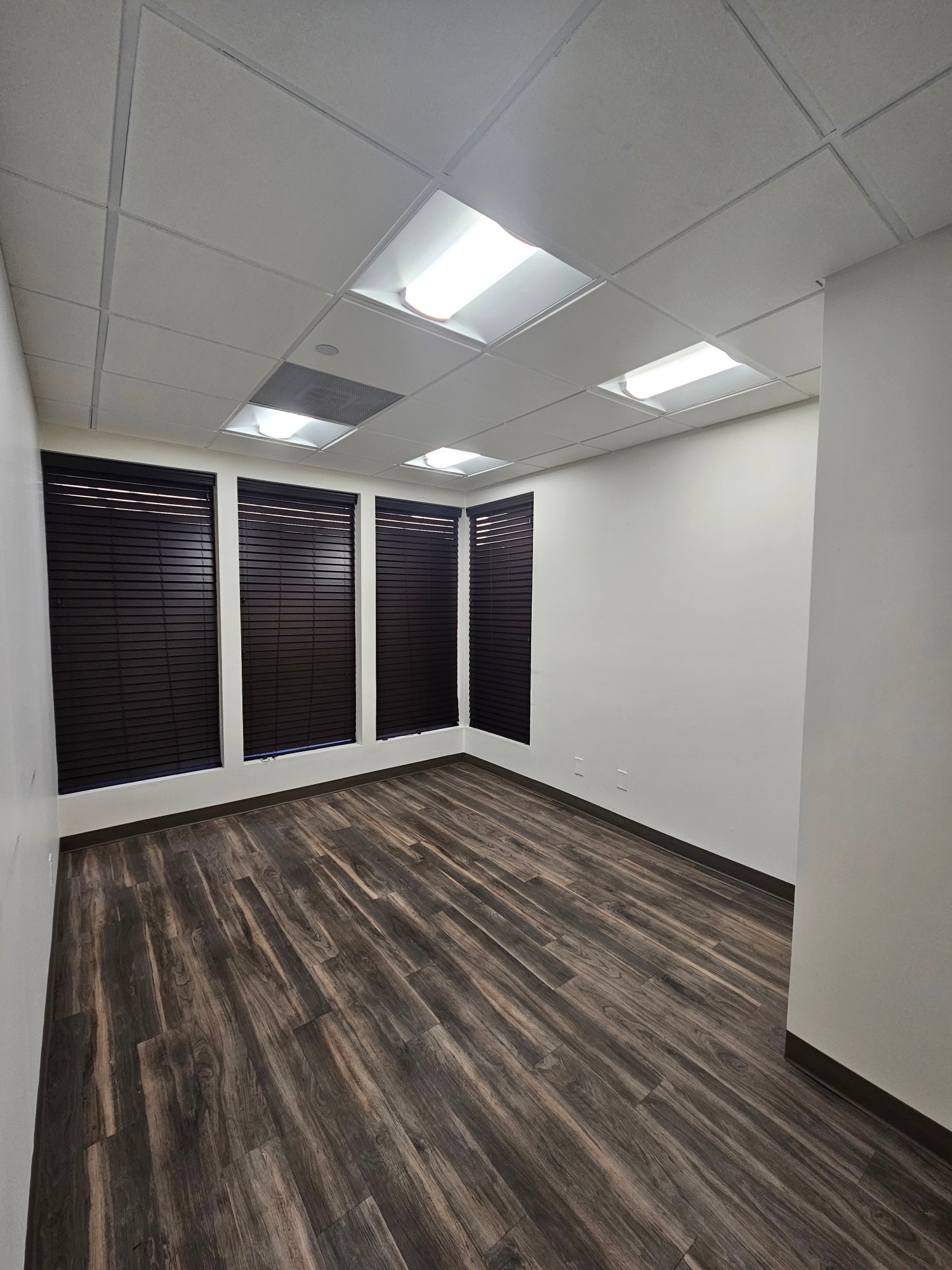 150 E Olive Ave, Burbank, CA for lease Interior Photo- Image 1 of 7