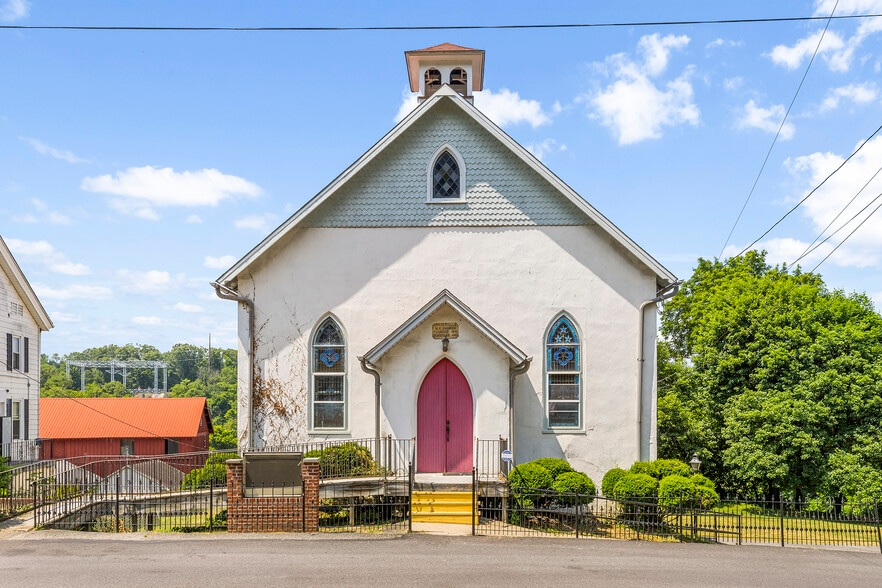 2460 Mount rd, Aston Township, PA for sale - Primary Photo - Image 1 of 27