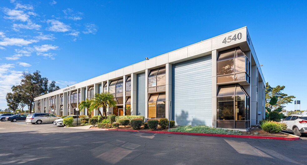4540 Kearny Villa Rd, San Diego, CA à vendre - Photo du bâtiment - Image 1 de 5