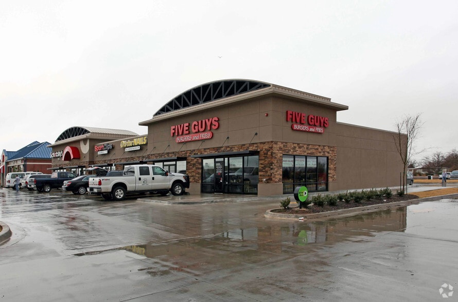 631 SW 19th St, Moore, OK for lease - Building Photo - Image 3 of 10