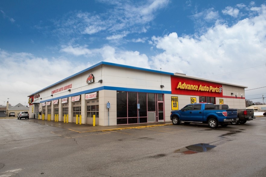 2729 W Broadway St, Council Bluffs, IA for lease - Building Photo - Image 3 of 9