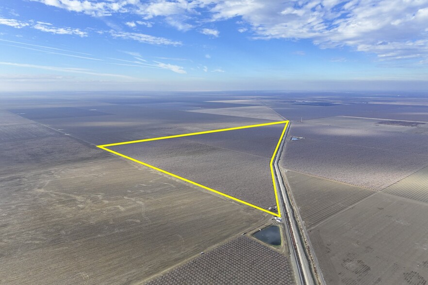 +/-193.88 Acres – Pistachios, Helm, CA for sale - Primary Photo - Image 1 of 9