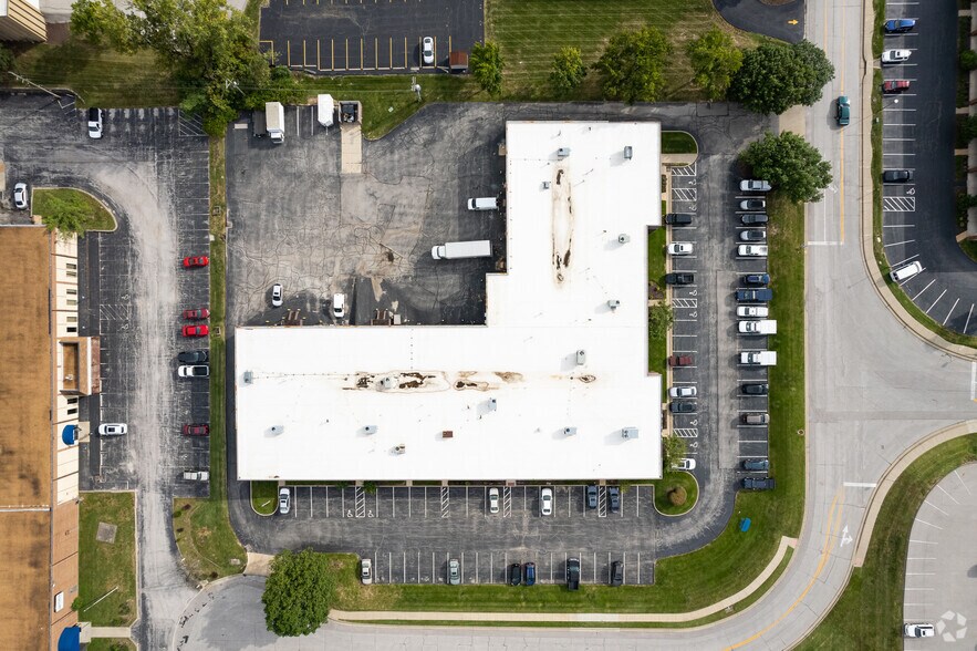 9355-9375 Dielman Industrial Dr, Olivette, MO à louer - Aérien - Image 3 de 23