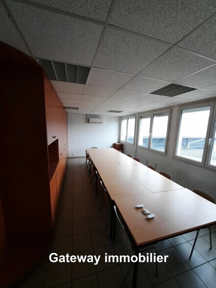 Bureau dans COURNON-D'AUVERGNE à louer - Photo du bâtiment - Image 2 de 9