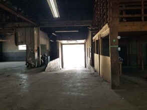 1015 State Ave, Kansas City, KS for sale Interior Photo- Image 2 of 13