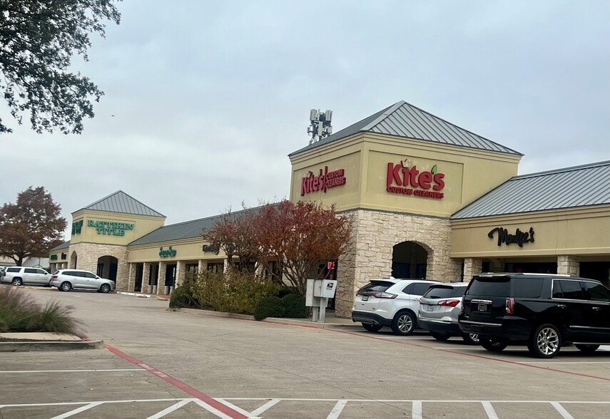 4500-4548 Hartwood Dr, Fort Worth, TX for lease - Building Photo - Image 2 of 5