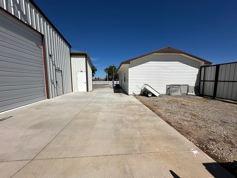 609 Indian Rd, Seiling, OK à vendre - Photo du bâtiment - Image 3 de 48