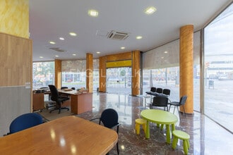 Bureau/Commerce de détail dans Esplugues de Llobregat, Barcelona à louer Photo intérieure- Image 2 de 13
