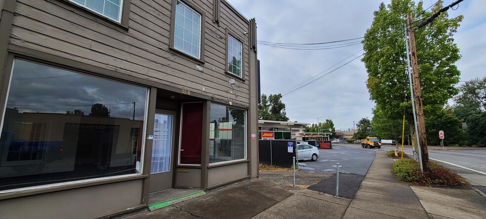 1018-1024 Liberty St NE, Salem, OR for lease - Building Photo - Image 2 of 17