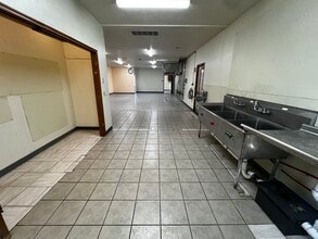 724 W 15th St, Edmond, OK for lease Interior Photo- Image 2 of 13