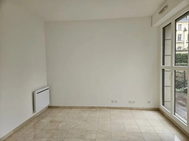 Office in Issy-les-Moulineaux for lease - Interior Photo - Image 3 of 18